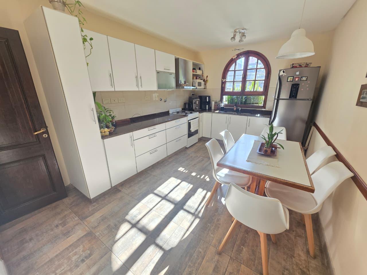 Foto de VENTA PH 6 AMBIENTES - 4 DORMITORIOS - GRAN TERRAZA CON PARRILLA Y, imagen 4