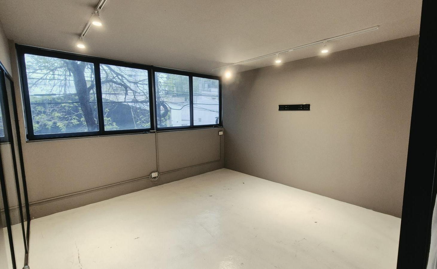 Foto de EDIFICIO CORPORATIVO EN BLOQUE OFICINAS VILLA CRESPO 1400M2 CON COCHERAS, imagen 5