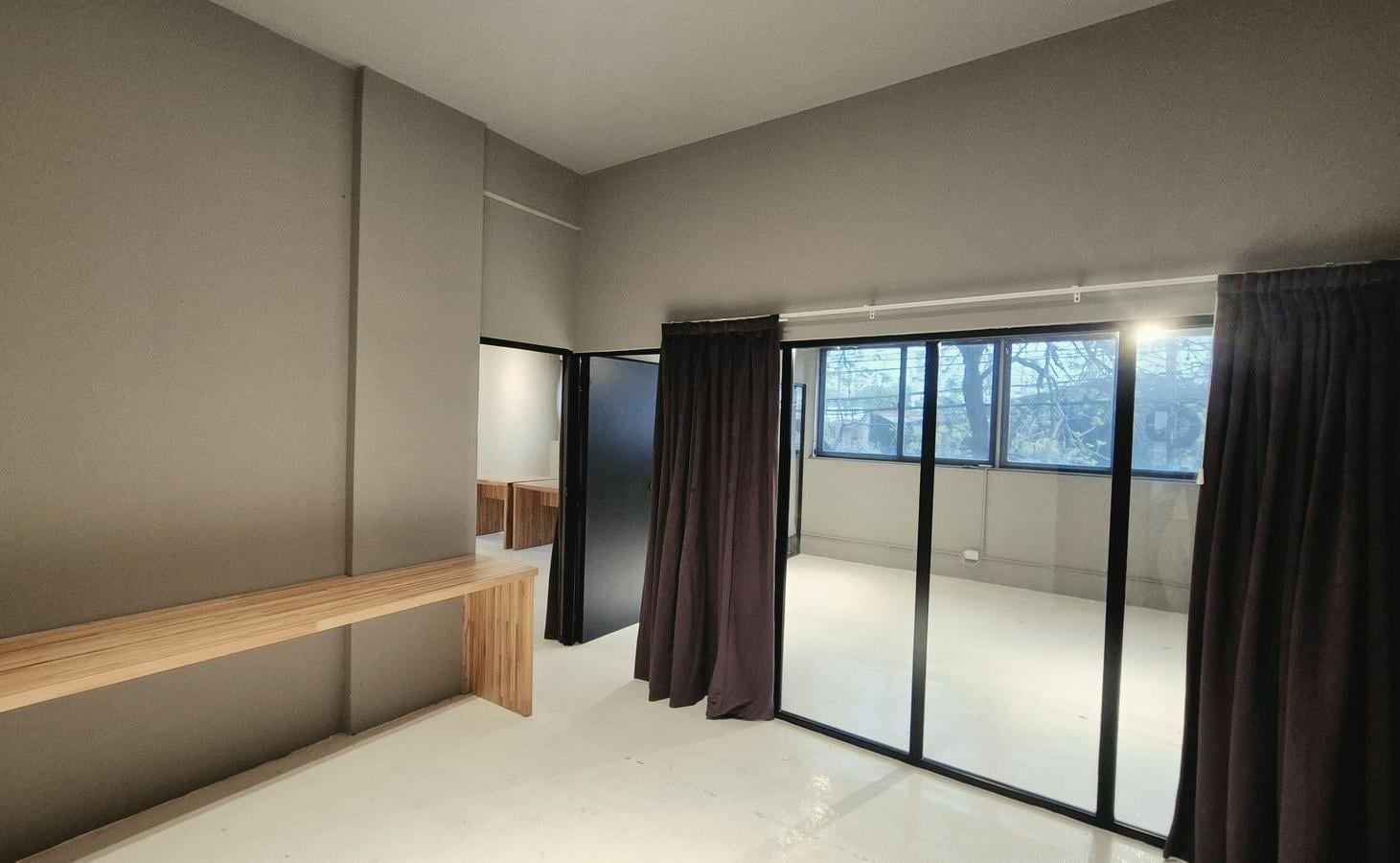 Foto de EDIFICIO CORPORATIVO EN BLOQUE OFICINAS VILLA CRESPO 1400M2 CON COCHERAS, imagen 4