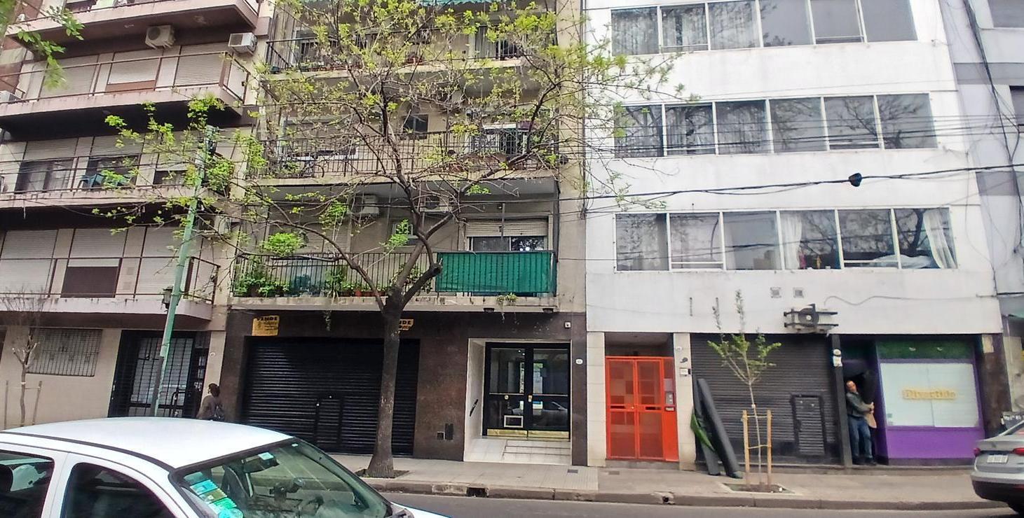 Foto de VENTA DEPARTAMENTO 3 AMBIENTES CONTRAFRENTE EN ABASTO, imagen 4