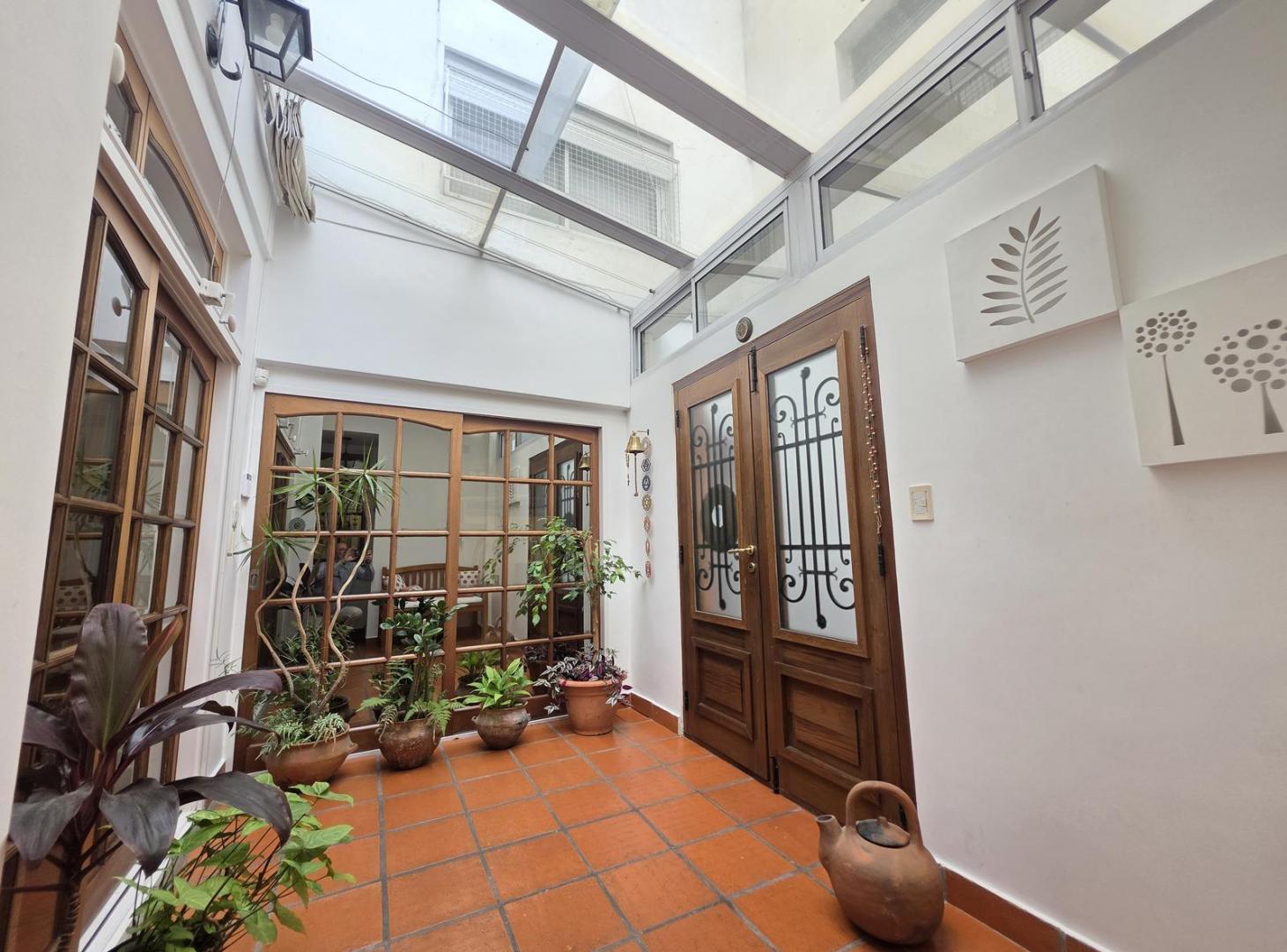 Foto de VENTA PH SIN EXPENSAS 4 DORMITORIOS CON 2 TERRAZAS Y COCHERA EN PALERMO, imagen 1