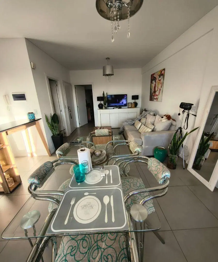 Impecable semipiso al frente con balcon aterrazado toillete y habitacion en suite con vestidor Apto 1