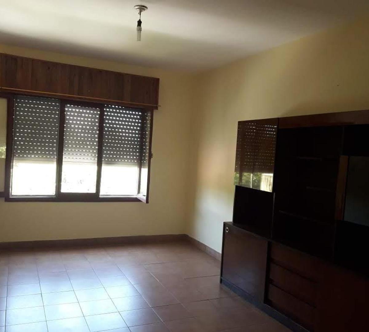 Casa de 4 Ambientes Pa. Hurlingham 3