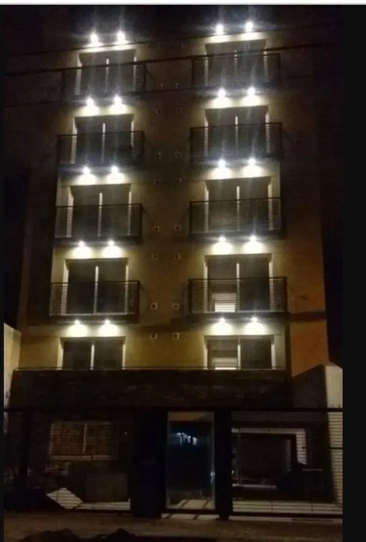 Excelente Monoambiente Morón Centro con cochera descubierta 3