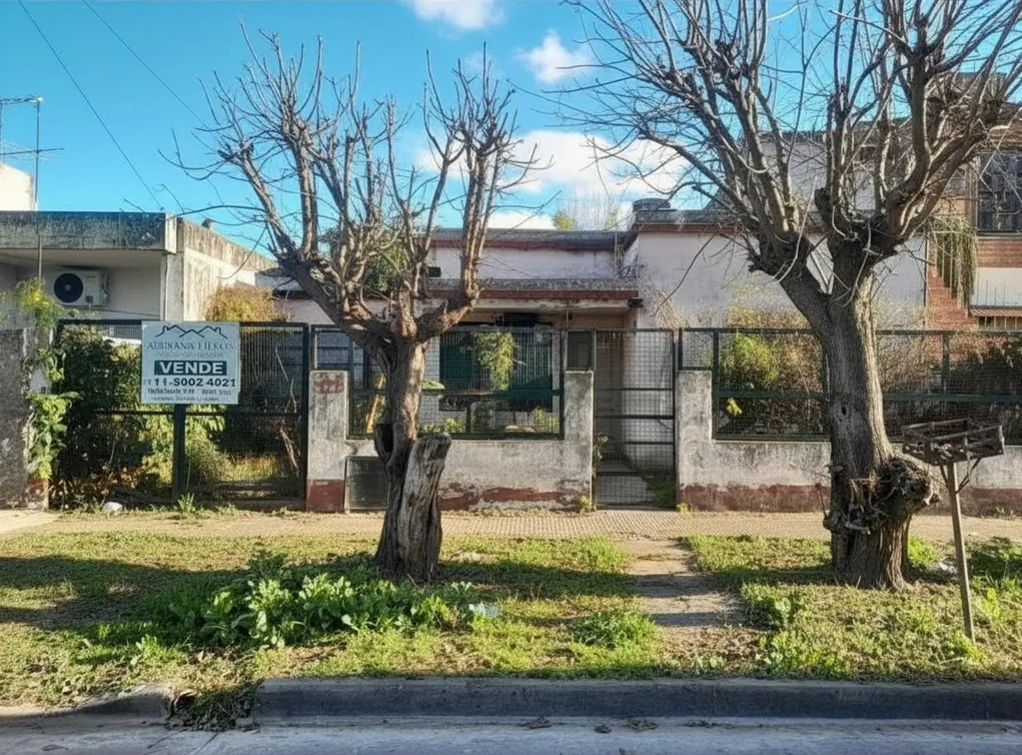 CASA EN TERRENO PROPIO A REFACCIONAR. Villa Tesei Hurlingham 3