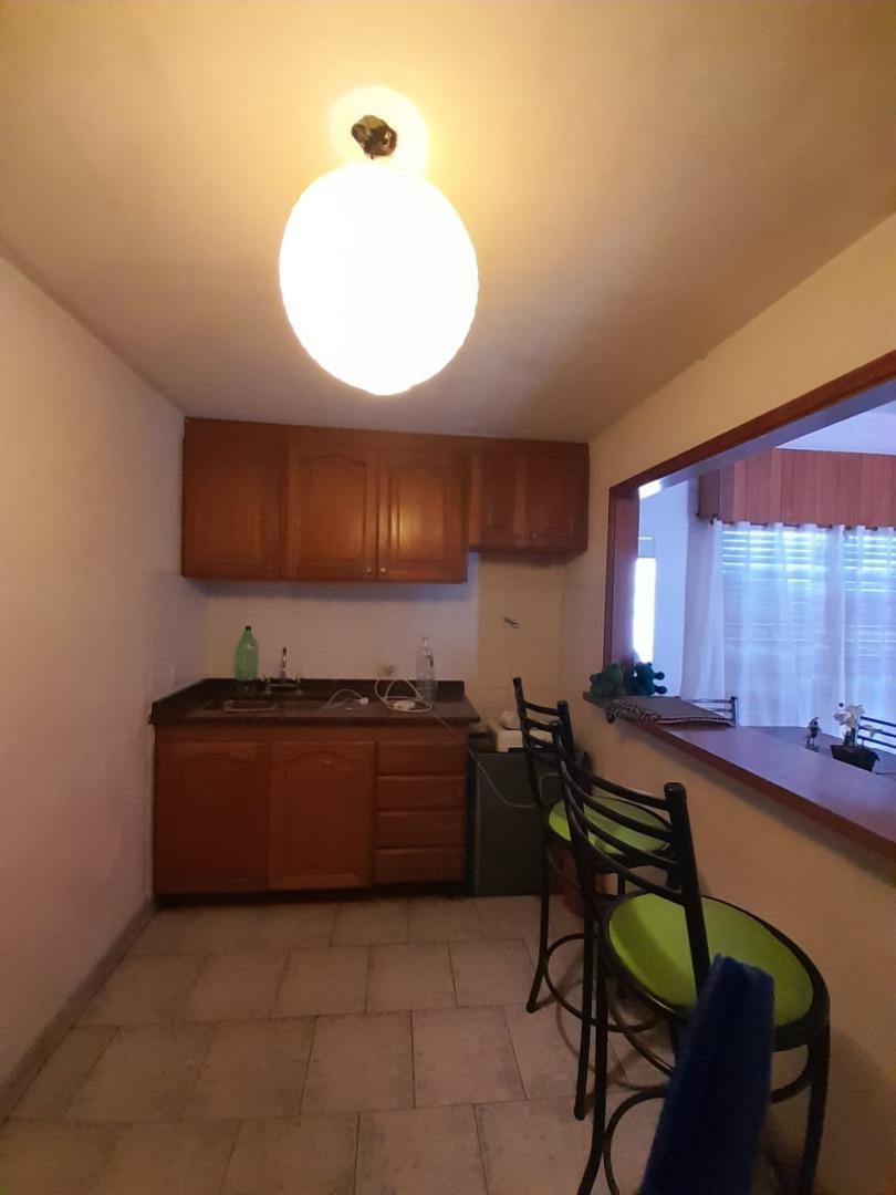 Foto de Casa multifamiliar a refaccionar. Villa Tesei. Hurlingham, imagen 3