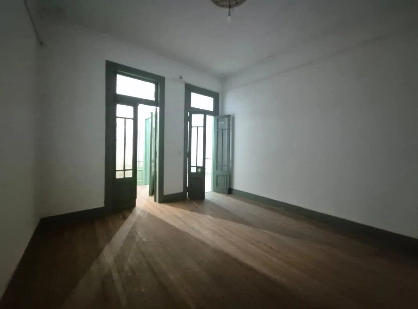 Piso exclusivo de 5 ambientes para oficina o estudio 5