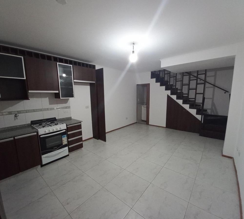 Foto de Duplex de 2 dormitorios de PASILLO en ALQUILER, imagen 2