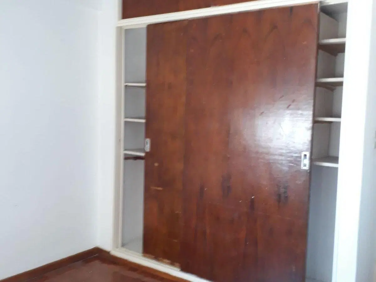 4 ambientes en alquiler, al frente con balcón 4
