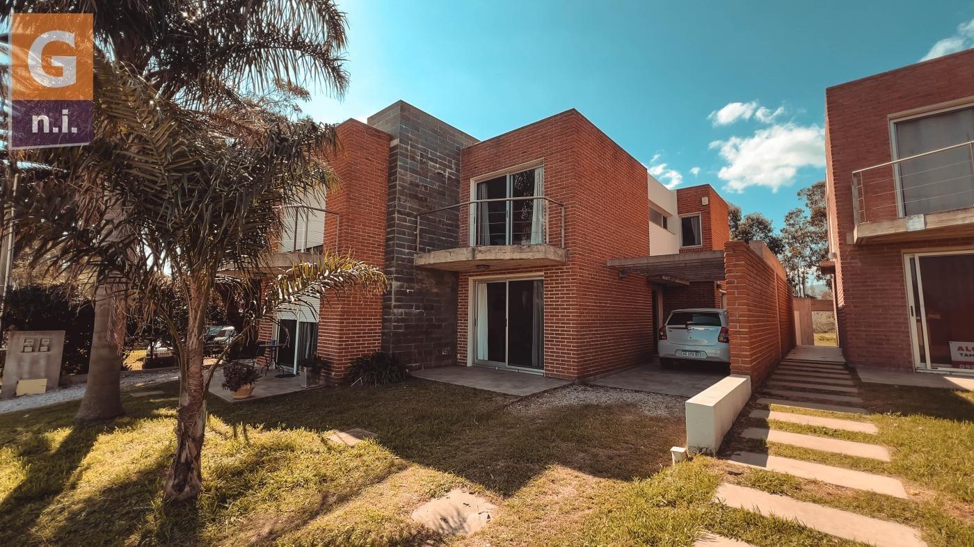 Casa en Piriápolis (Portales) Ref. 2219 - Diciembre