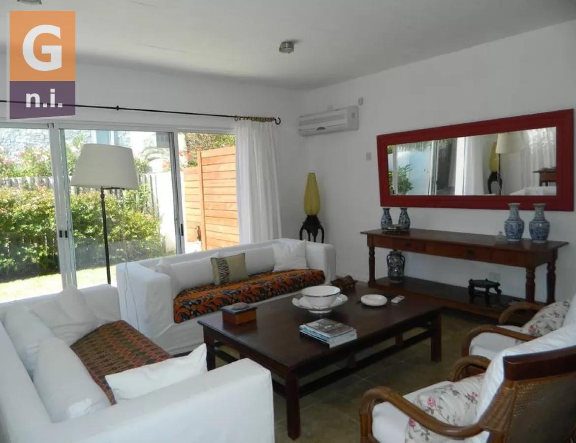 Casa en Punta del Este (La Barra) Ref. 6805 - Alquiler por día