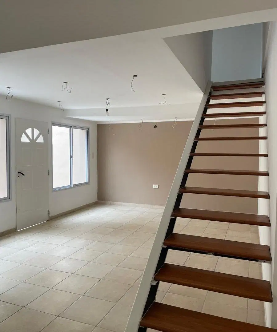 Casa reciclada en venta en Rosario – 1 dormitorio, patio y excelente luminosidad 3