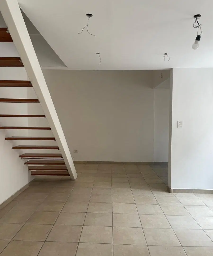 Casa reciclada en venta en Rosario – 1 dormitorio, patio y excelente luminosidad 5
