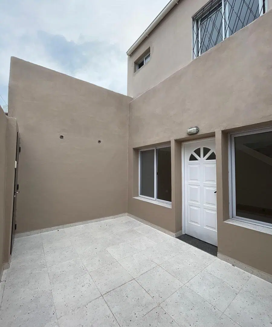 Casa reciclada en venta en Rosario – 1 dormitorio, patio y excelente luminosidad 4