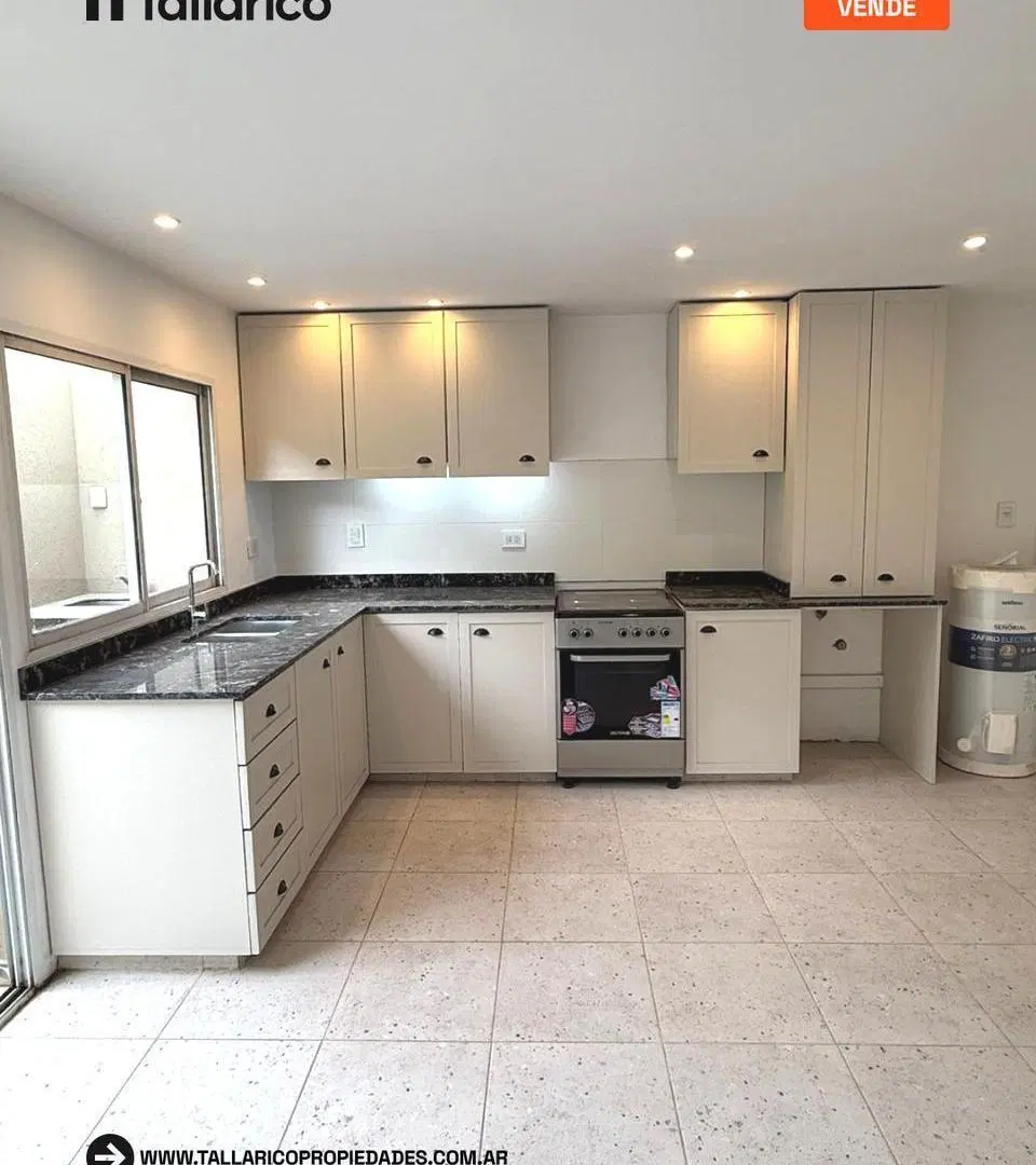 Alvear 2700 - Casa de pasillo remodelada - 2 dormitorios, balcón y parrillero 2