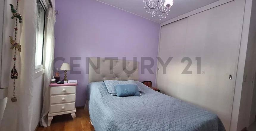Venta Departamento 2 Ambientes con Balcon Corrido y Cochera - Torres Pueyrredon 1