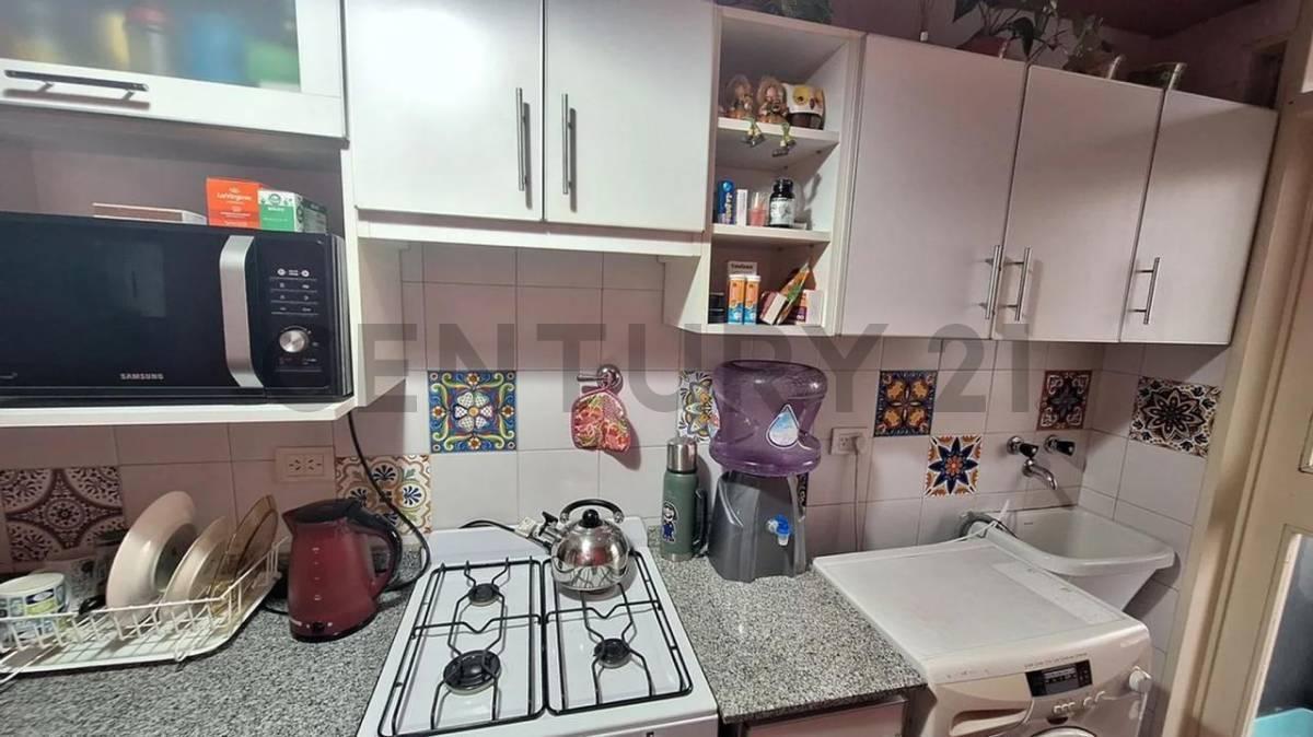 Venta Departamento 2 Ambientes con Balcon Corrido y Cochera - Torres Pueyrredon 4