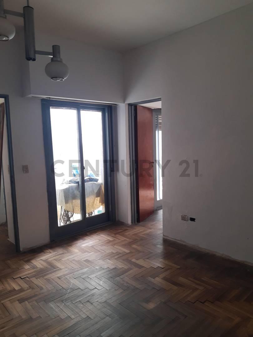 Venta Casa Centrica en PH, 4 Amb - Ubicada en Pleno Centro de San Martin. Apto Credito! 3