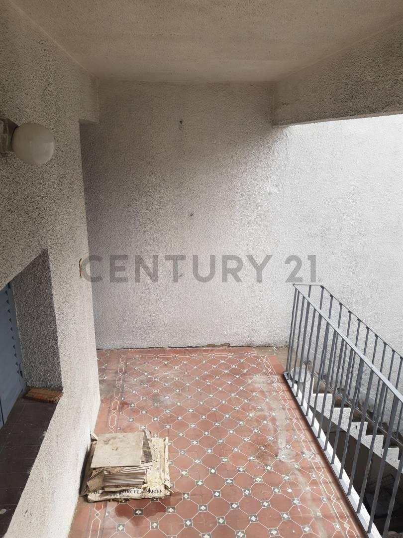 Venta Casa Centrica en PH, 4 Amb - Ubicada en Pleno Centro de San Martin. Apto Credito! 2