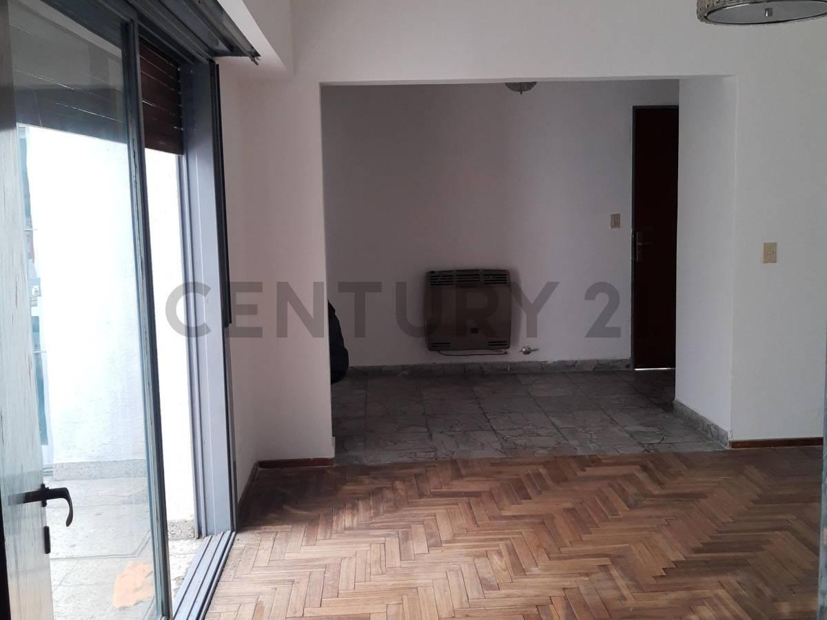 Venta Casa Centrica en PH, 4 Amb - Ubicada en Pleno Centro de San Martin. Apto Credito! 1