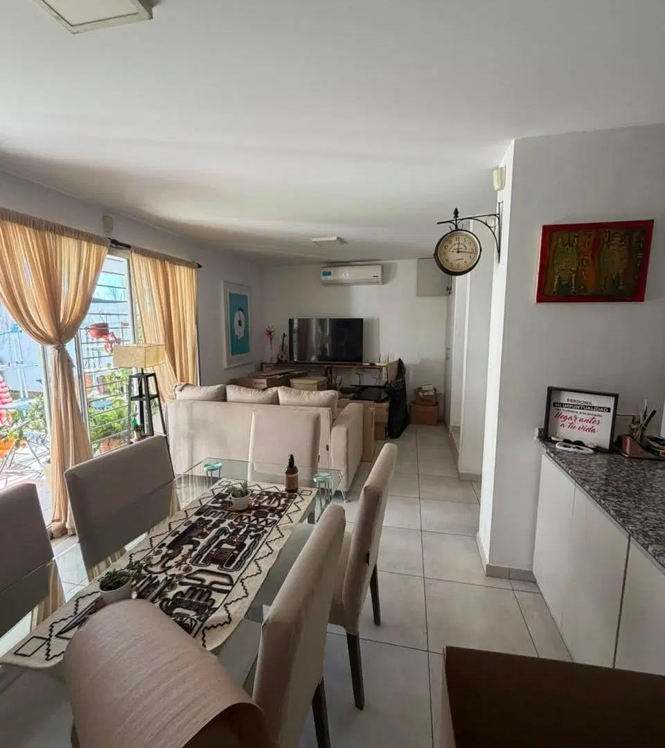 SE ALQUILA DUPLEX 3 DOR CON PATIO EN RIBERAS DE MANANTIALES 4