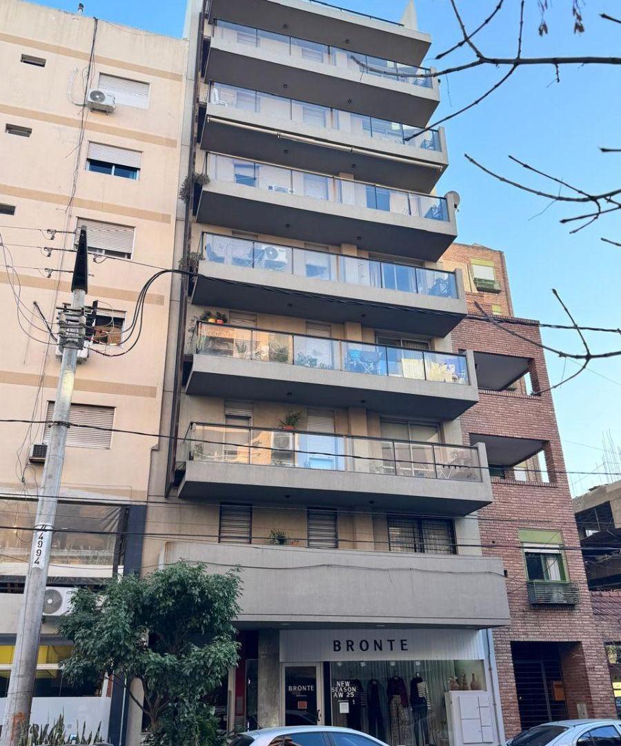 Departamento FRENTE con 2 dormitorios en venta en General Paz