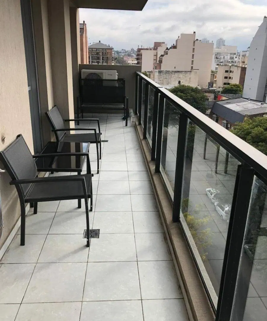 Departamento FRENTE con 2 dormitorios en venta en General Paz 3