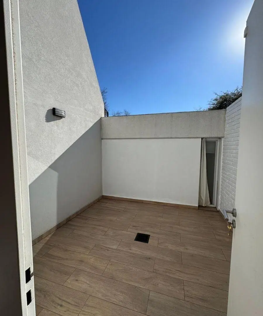 SE ALQUILA CASA 2 DOR EN HOUSING JAIDEN - BARRIO PARQUE CAPITAL SUR 5