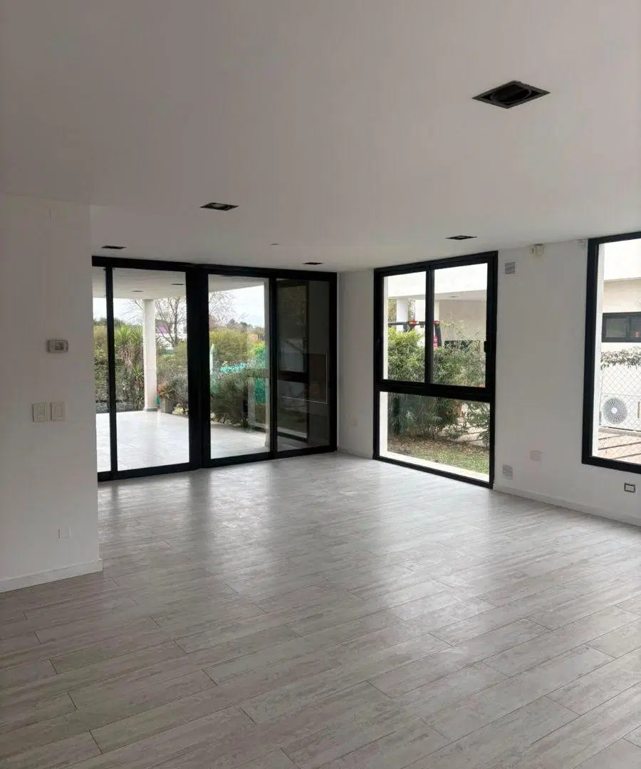 SE ALQUILA CASA EN HOUSING "PUNTA CAÑADA" - QUINTA DE LOS NORES 1
