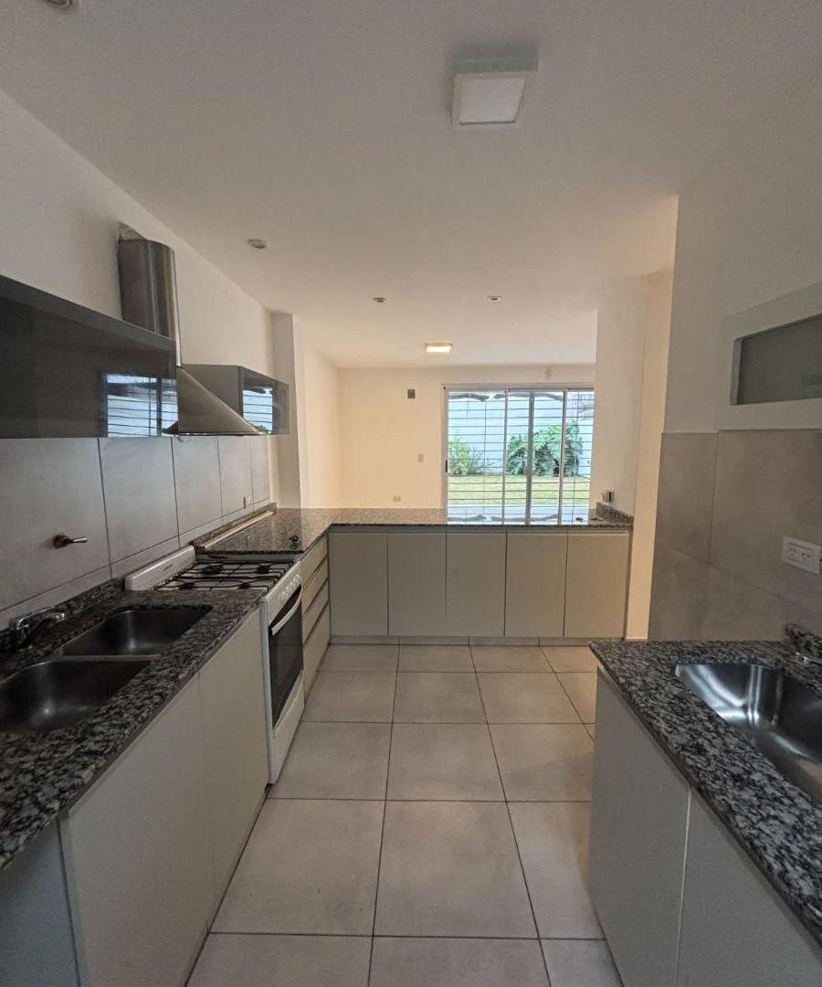 Foto de SE ALQUILA DUPLEX 3 DOR EN RIBERAS DE MANANTIALES - BARRIO CON AMENITIES, imagen 3