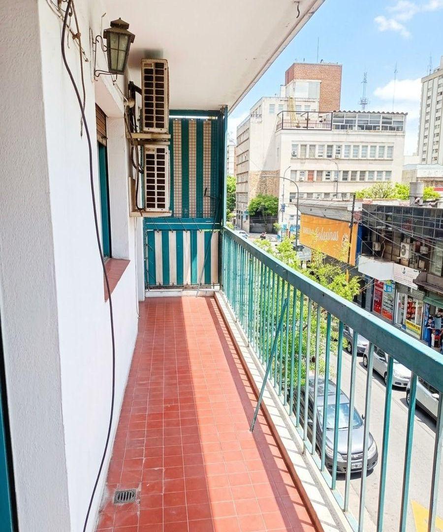 Foto de Departamento de 3 ambientes al frente con balcón corrido.. Paso 35, imagen 1