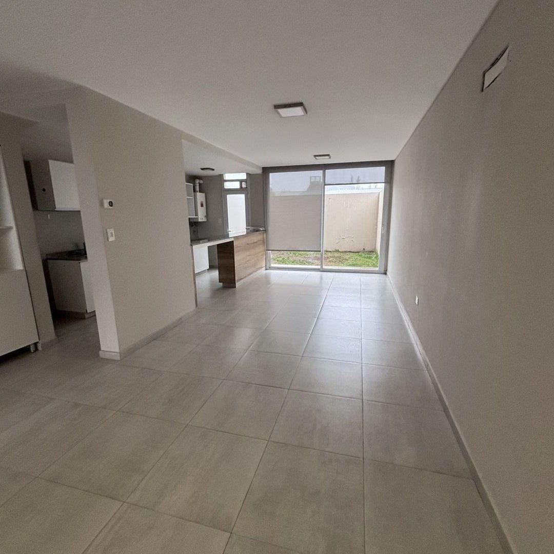 Foto de Duplex en alquiler 3 dormitorios , Neuquén capital, imagen 4
