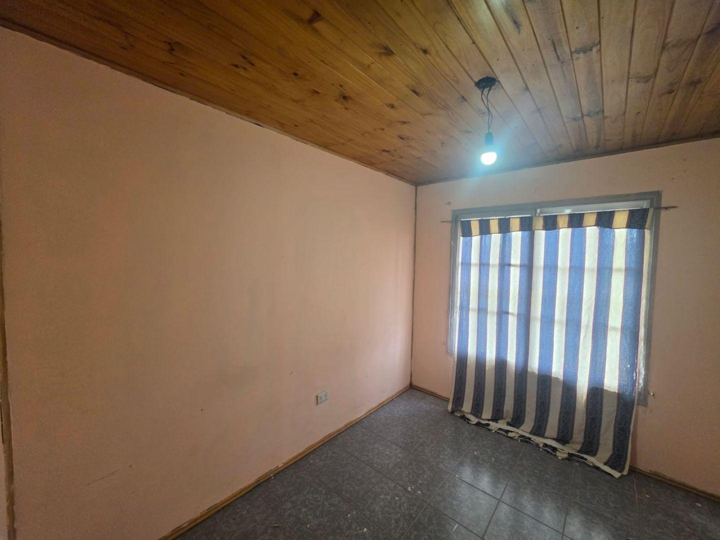 Foto de Venta de Lote con Casa Prefabricada en Plottier, imagen 2