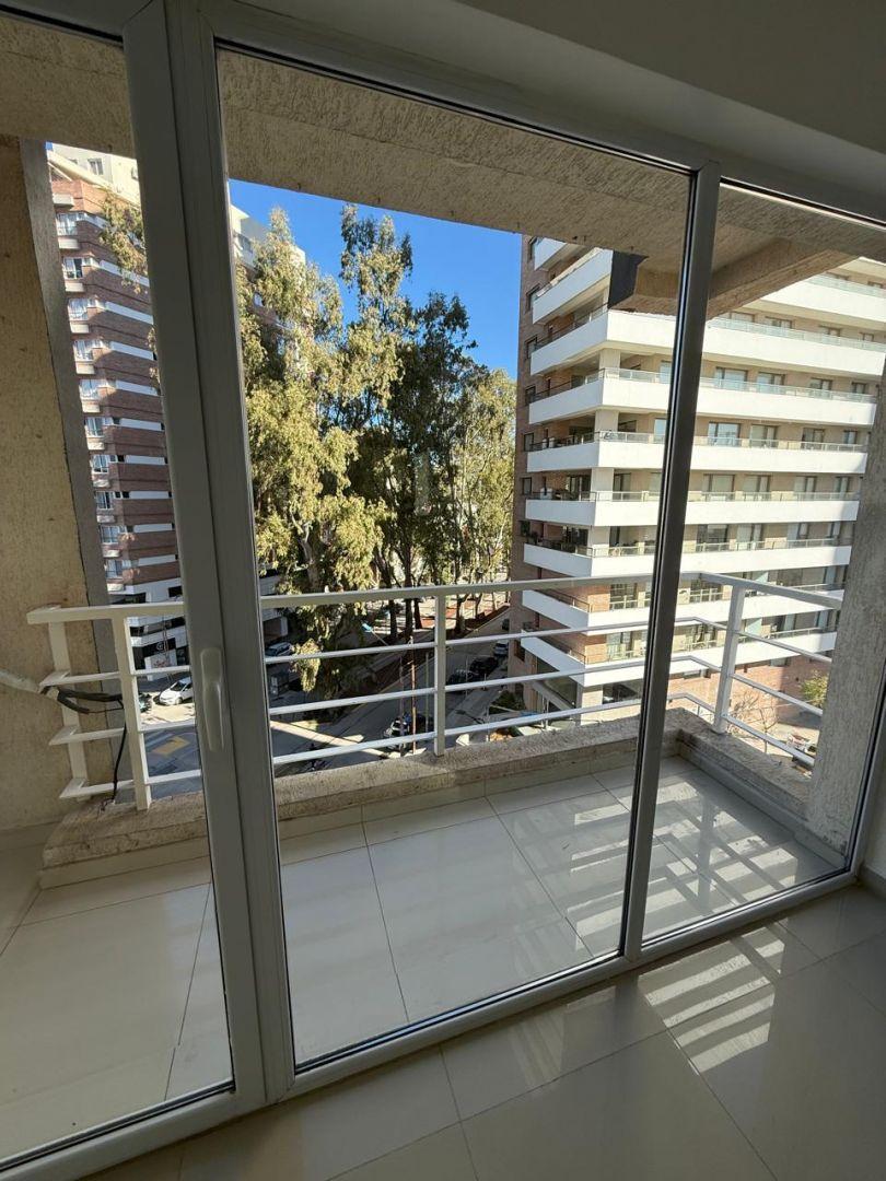 Foto de Alquiler de Departamento 1 DORMITORIO con cochera en CENTRO, Neuquén., imagen 3