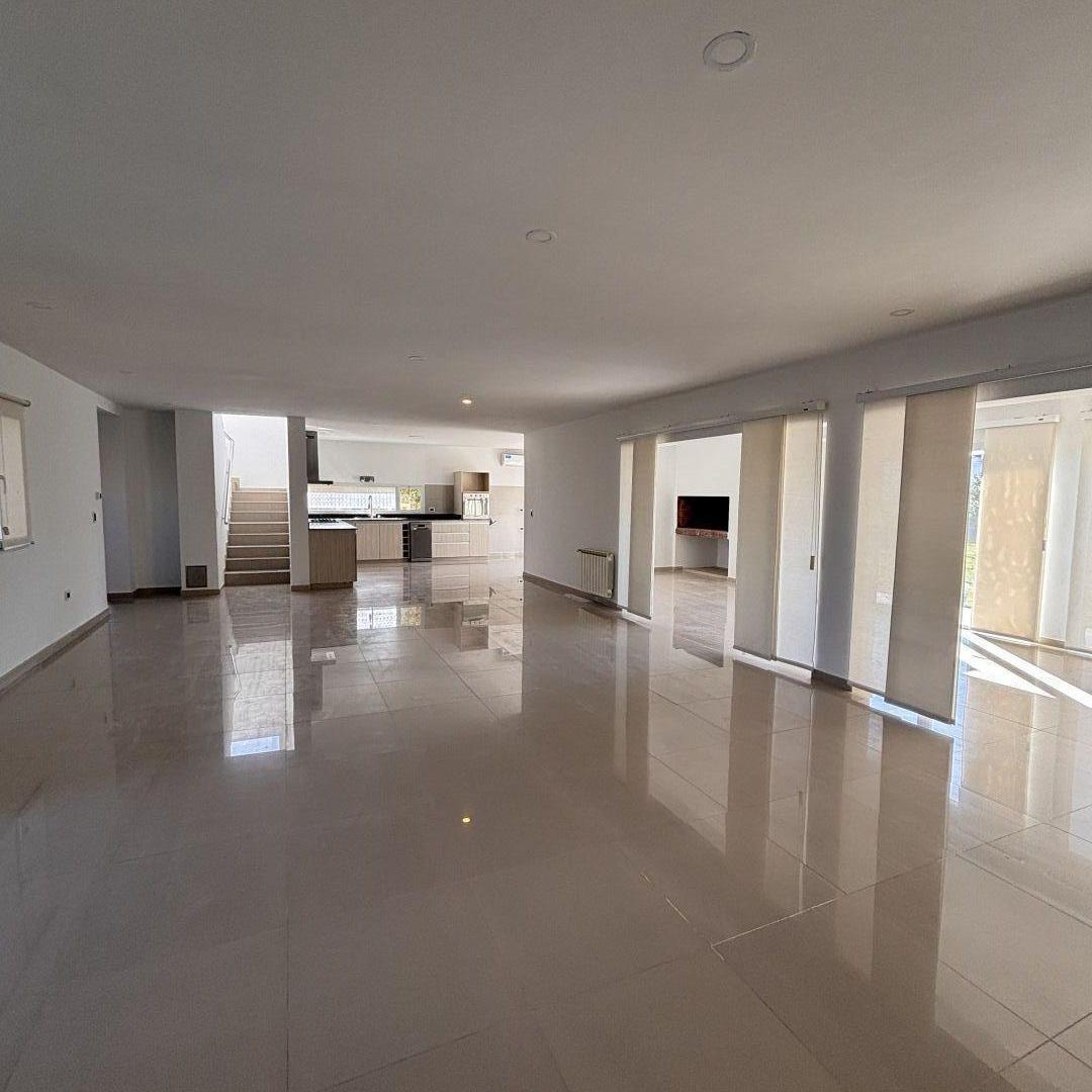 Foto de CASA EN ALQUILER NIVEL Gerencial, Neuquén Capital, imagen 2