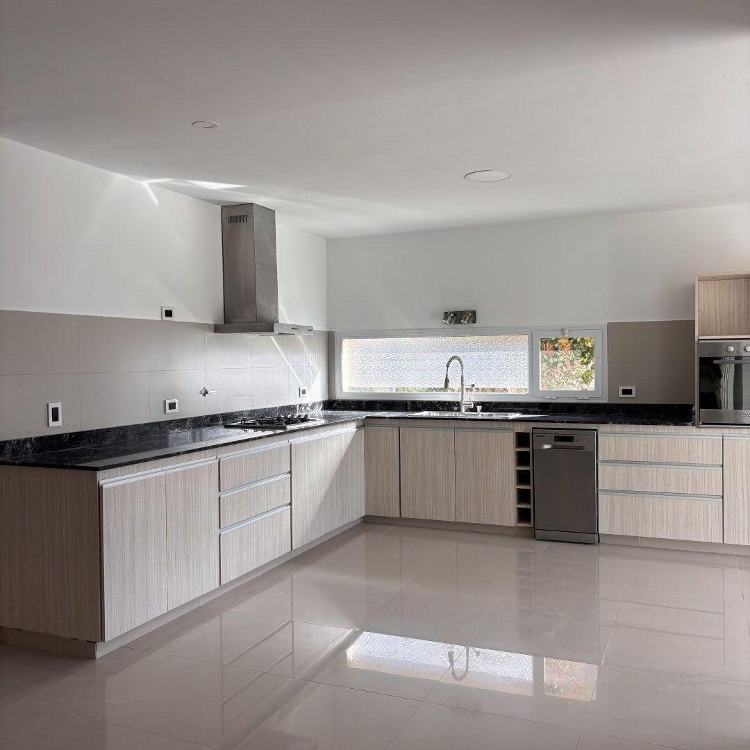 Foto de CASA EN ALQUILER NIVEL Gerencial, Neuquén Capital, imagen 5