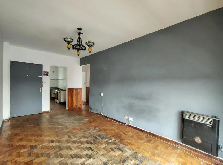 Departamento de 3 ambientes frente a estacion Moron 3