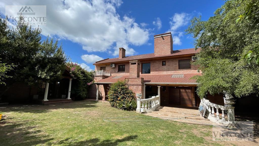Excelente Casa en venta. Calle Juan Domingo Peron. Ruta 215. Partido de Brandsen. Bs.As