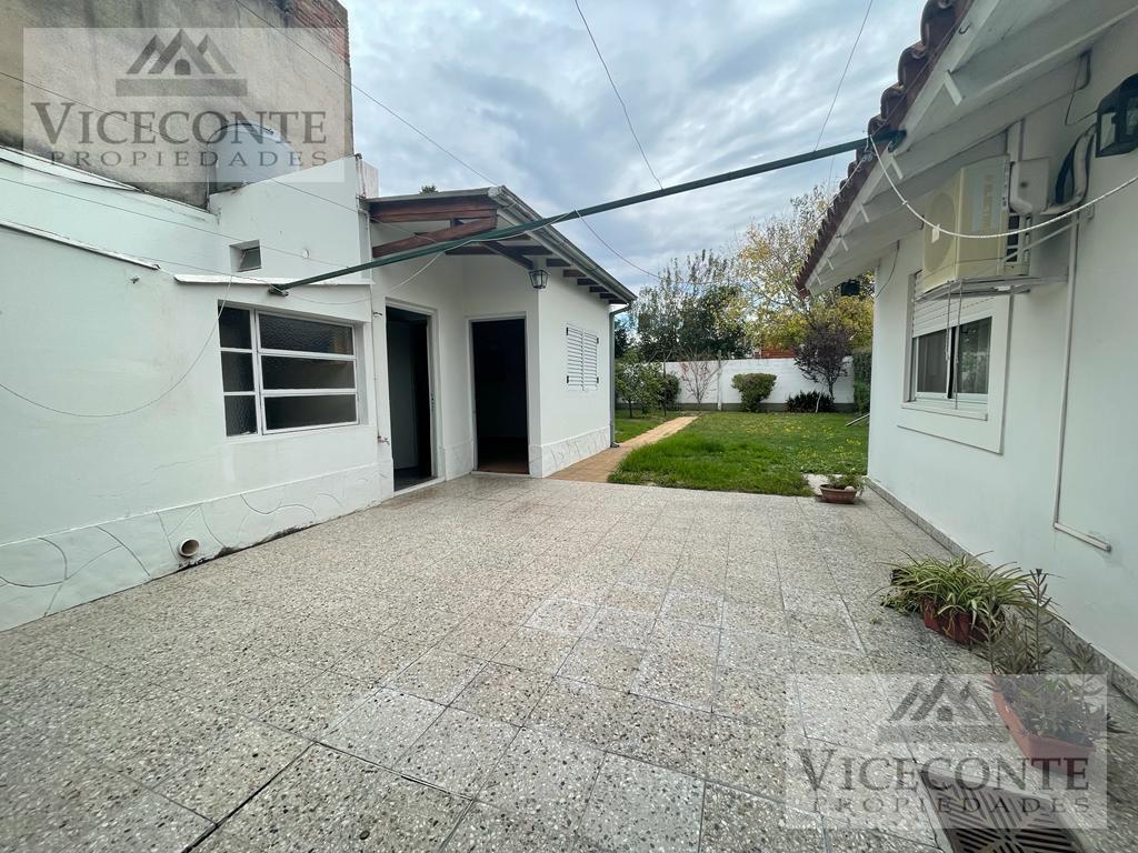 Casa 155 m² Calle Castelli E/ San Martin y Mitre. Brandsen, Buenos Aires. 4