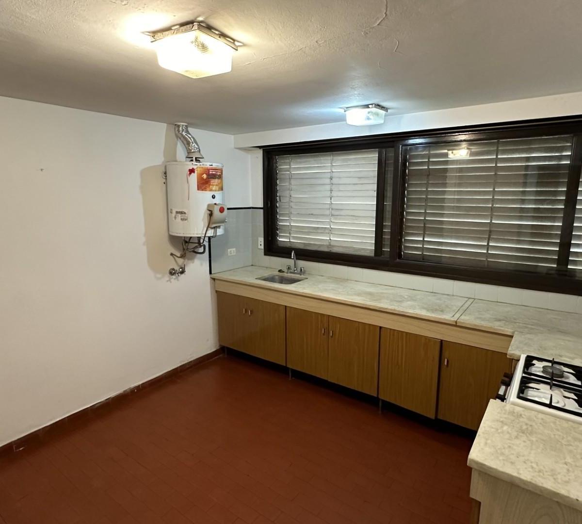 Casa de 97 m². Calle Sáenz Peña. Excelente Ubicación. Ranchos. Gral. Paz. 3