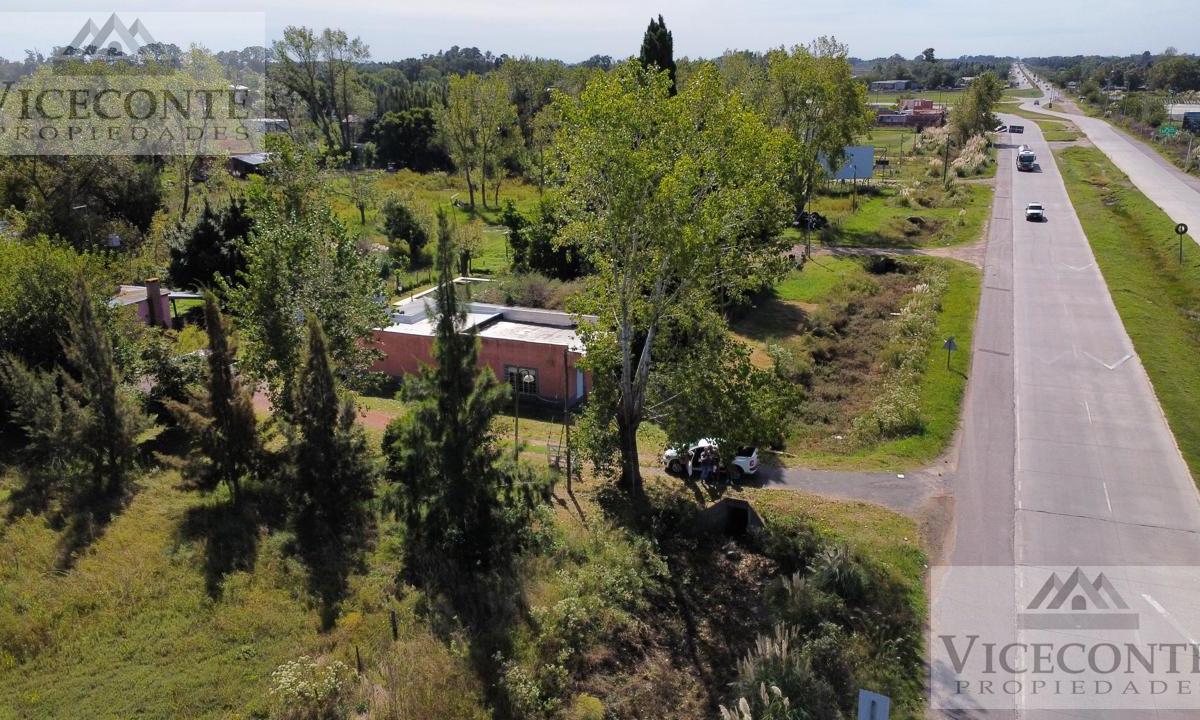 Dos casas sobre RP 215 KM 31, 300 M2. Partido de La Plata, Buenos Aires.