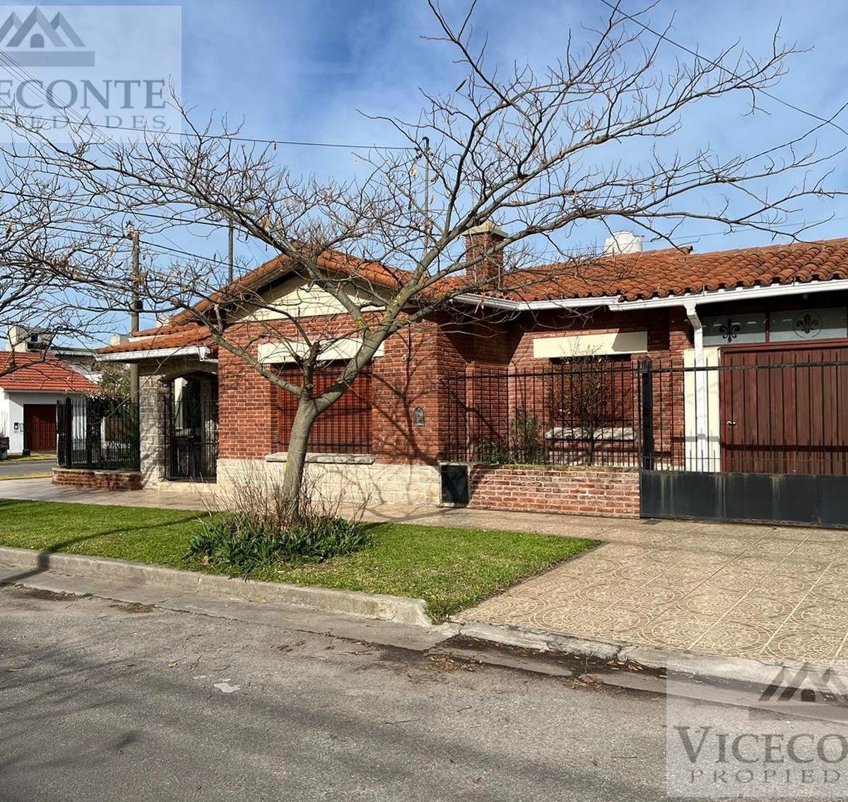 Casa 114 m² Calle 33 Esquina 14, Miramar, Buenos Aires. 1