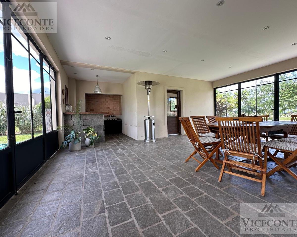 Casa 248 m², Barrio El Mirador, Brandsen, Provincia de Buenos Aires. 2