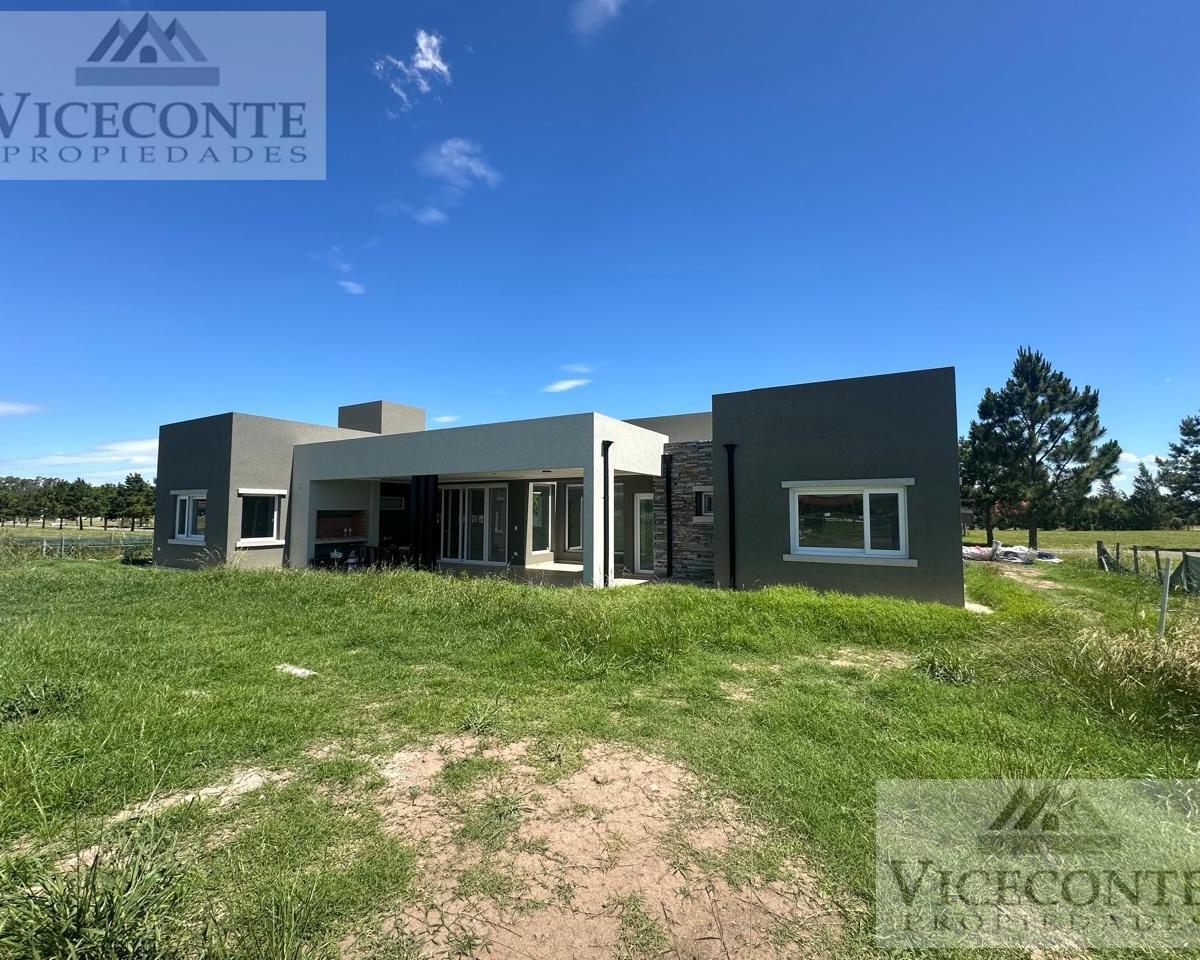 Casa 226 m², Barrio El Mirador, Brandsen, Provincia de Buenos Aires. 2