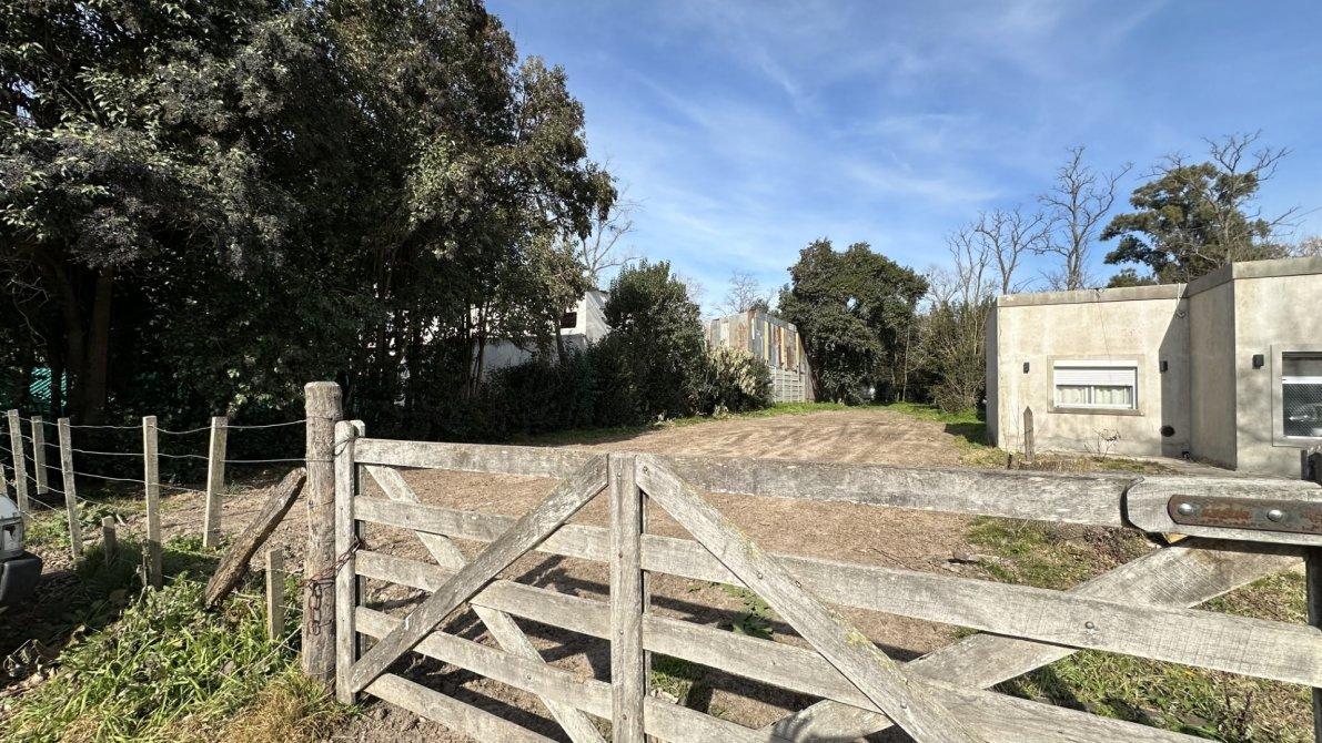Lote de 720 m2. Transito Pesado. Ranchos