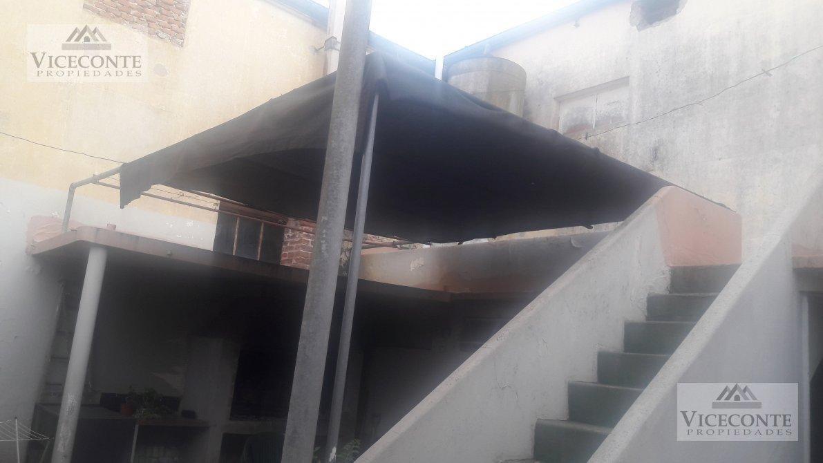 Casa 450 m². Calle Rivadavia. Esq. Ameguino. Ranchos. 5