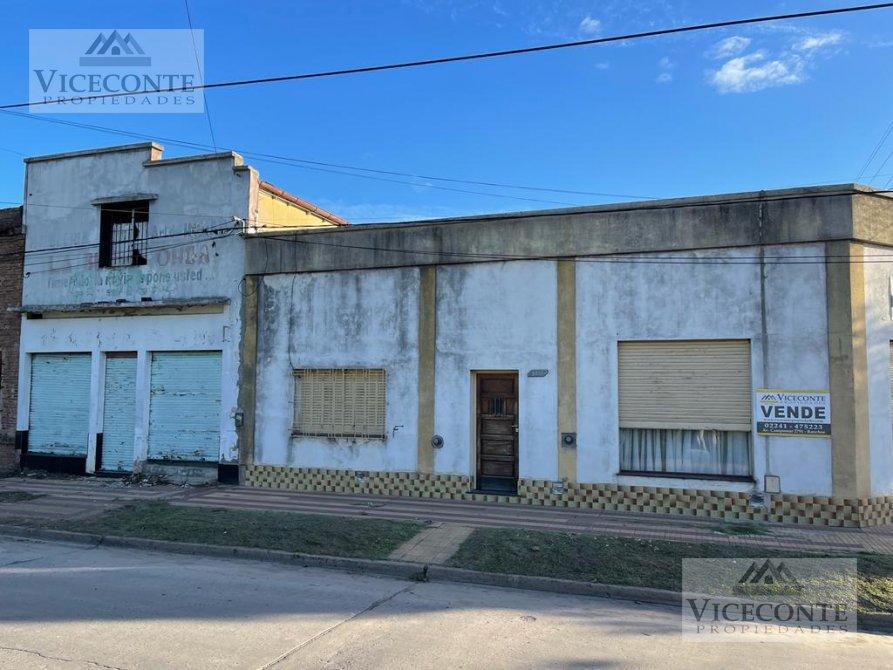 Casa 450 m². Calle Rivadavia. Esq. Ameguino. Ranchos. 1
