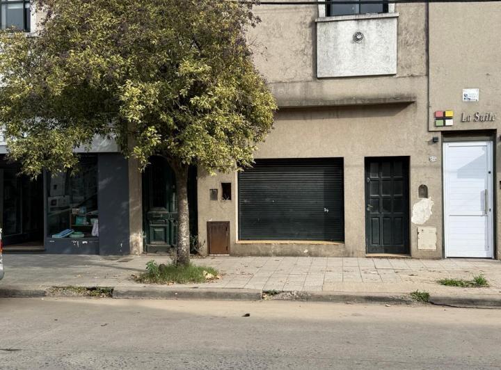 Local 94 m2, calle Belgrano nro. 231, Chascomús, provincia de Buenos Aires.