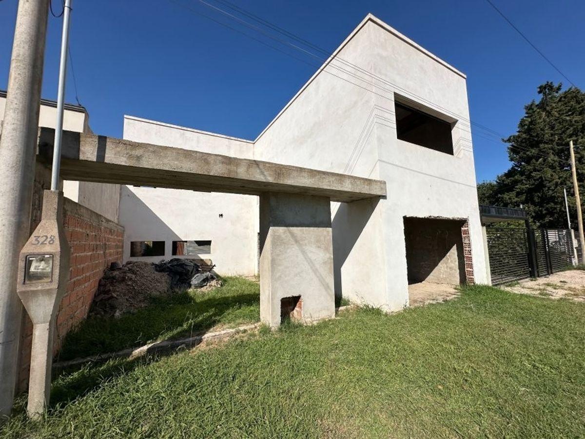 Casa en construcción 180 m2, Calle Alvear, General Belgrano, Buenos Aires.