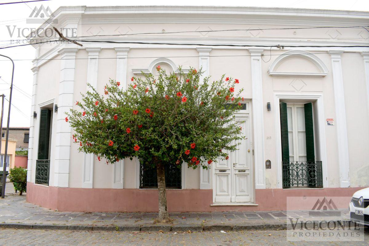Casa 321 m2 remodelada a nueva, Casco histórico. Lavalle 213 entre Alsina y Mitre, Chascomús, Bs As